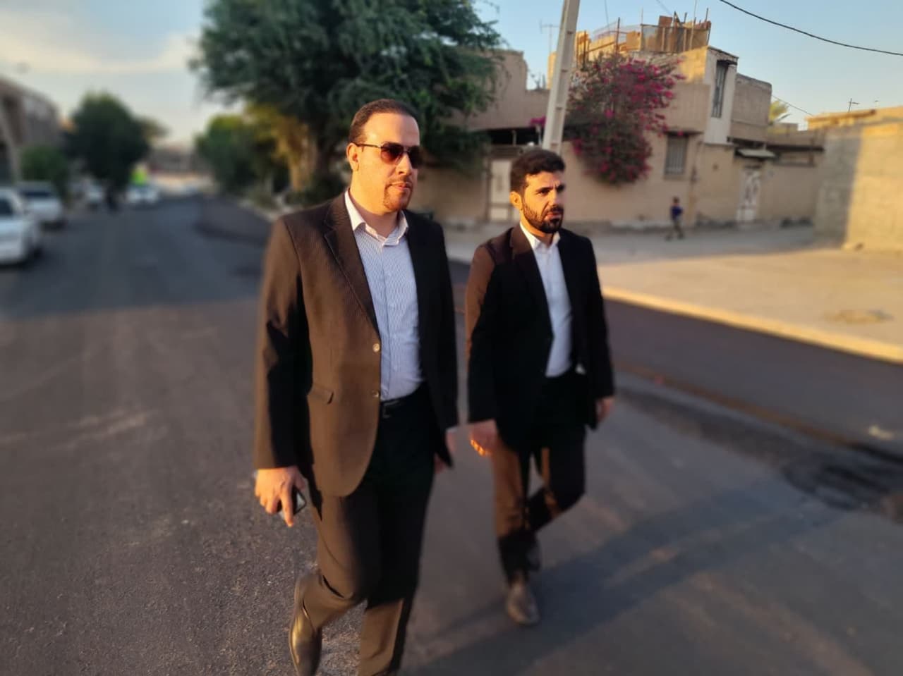 سرپرست شهرداری خرمشهر از روند آسفالت معابر کوی مولوی بازدید کرد