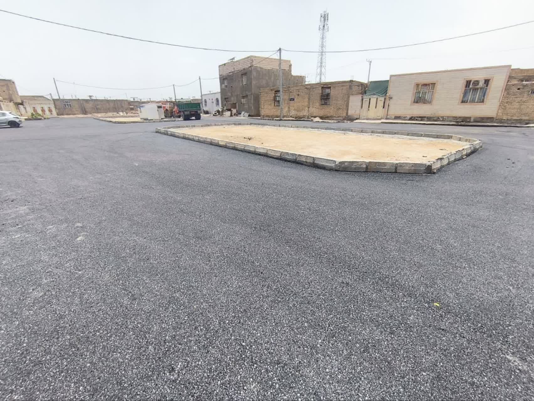 محوطه مرزداران ۲۳ توسط شهرداری خرمشهر آسفالت شد 